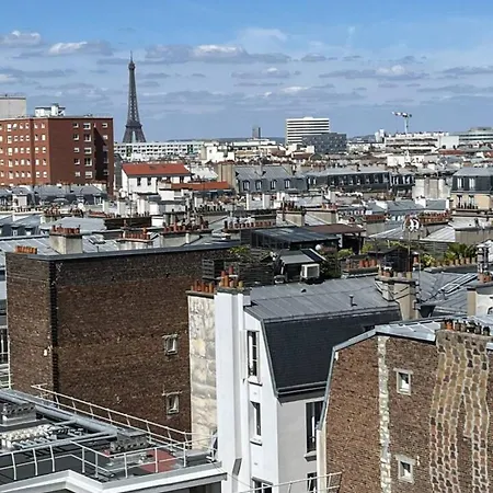 Appartement Vibrant 1br With Balcony And View Of Eiffel Tower Parijs