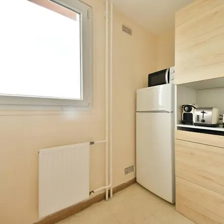 Vibrant 1br With Balcony And View Of Eiffel Tower 아파트 *